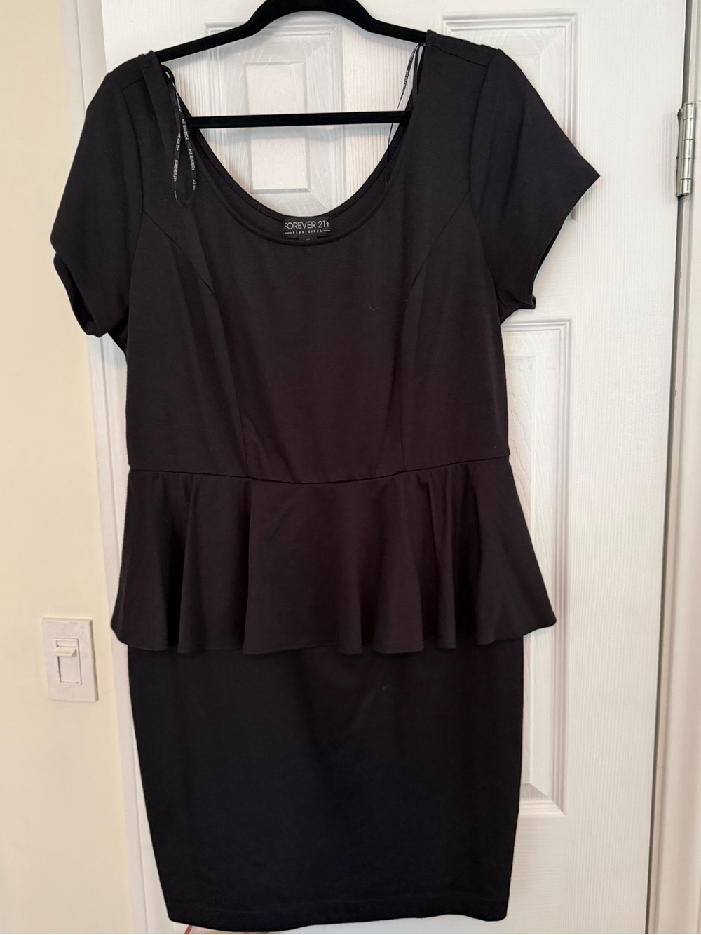 Forever 21 Black Short-Sleeve Peplum Dress